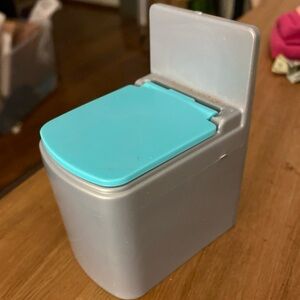 Mattel Barbie 3-n-1 Dream Camper Replacement Toilet for Doll grey and teal